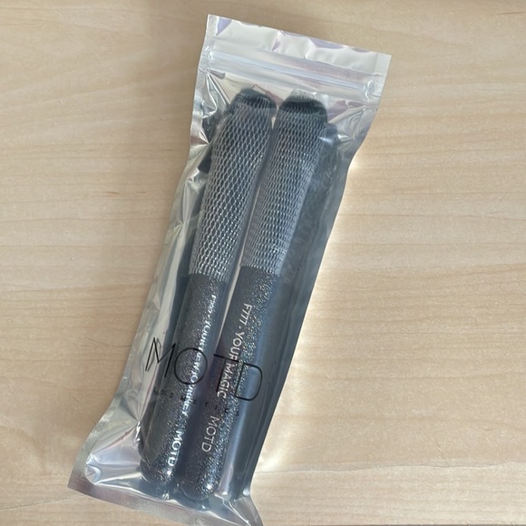 MOTD Cosmetics Manifest Face Brush Set Black Glitter - Picture 2 of 2